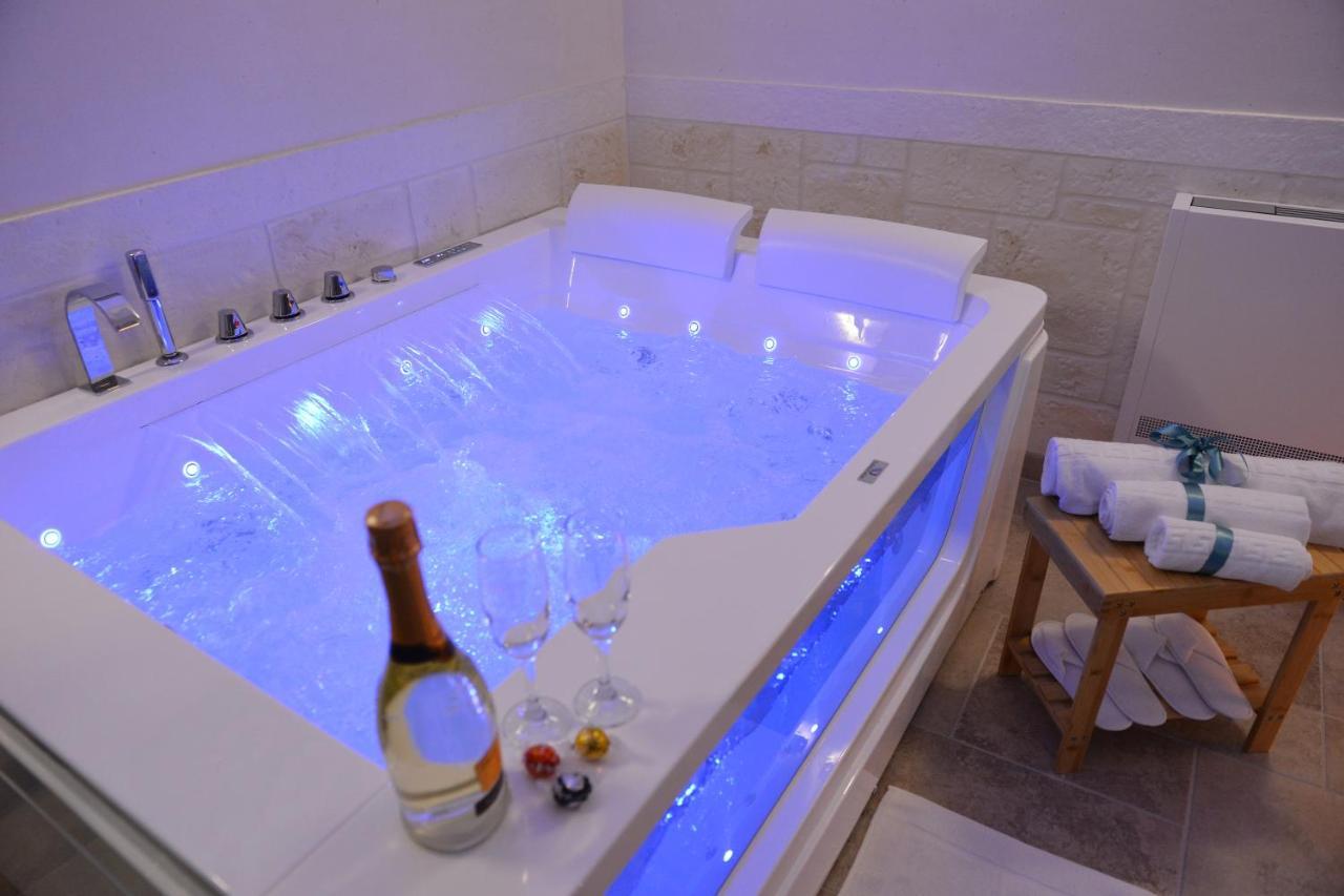 Suite Laurel Spa Con Idromassaggio Fasano Esterno foto