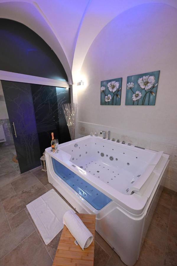 Suite Laurel Spa Con Idromassaggio Fasano Esterno foto